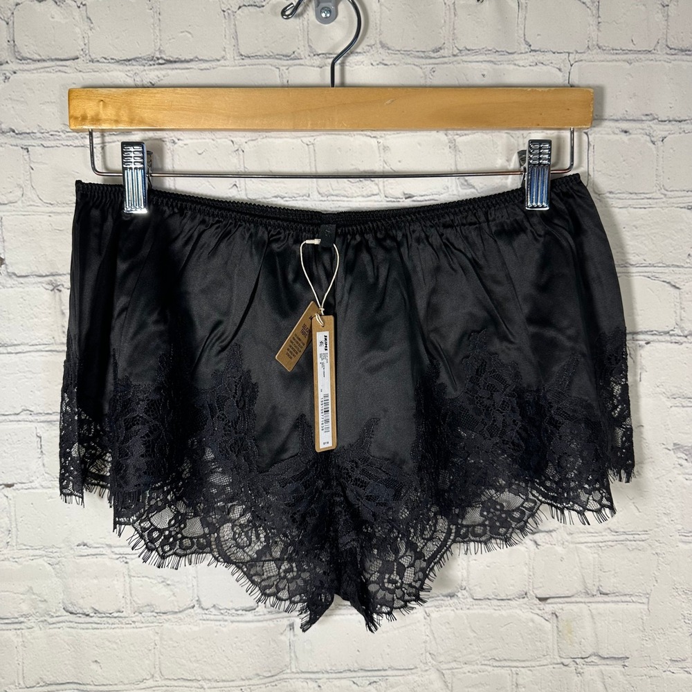 NEW SKIMS‎ Silk Lace Short Onyx Black LG-BTM-12600W Women's Medium NWT